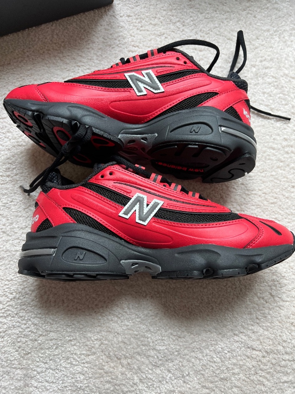 NEW - New Balance 1000 Blast Red sneakers - Size 8.5